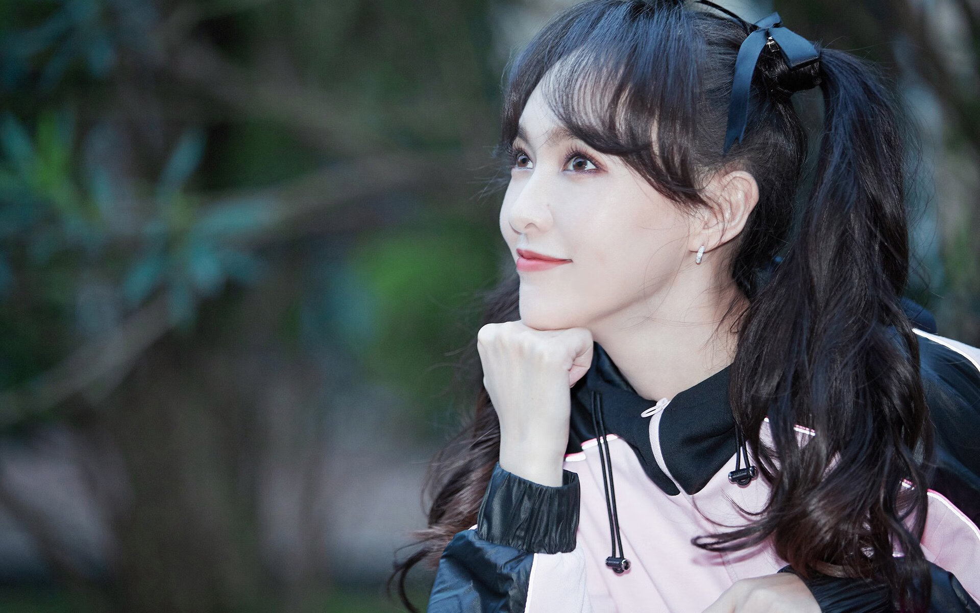 格拉纳达豪取四连胜，领跑积分榜，格拉纳达战绩500