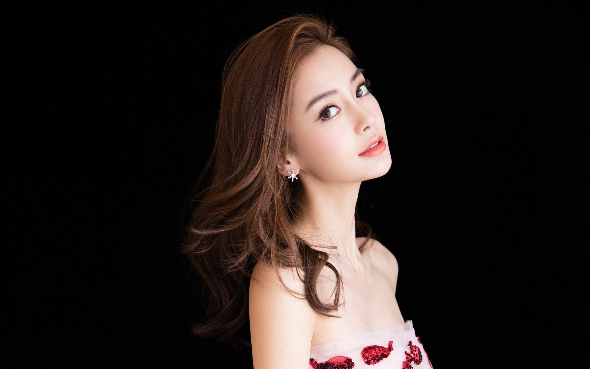 教练组换人策略精准,影响比赛走势,在比赛中教练员可以要求换人吗